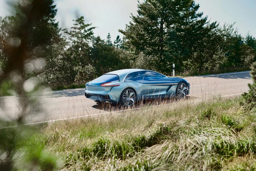  Borgward Isabella Concept 2017 года  (фото 4 из 43)